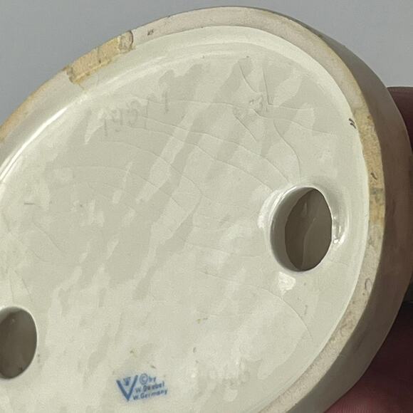 Goebel Hummel Barnyard Hero Figurine Little Boy Geese POOR #195 True Vtg Germany - Picture 14 of 14